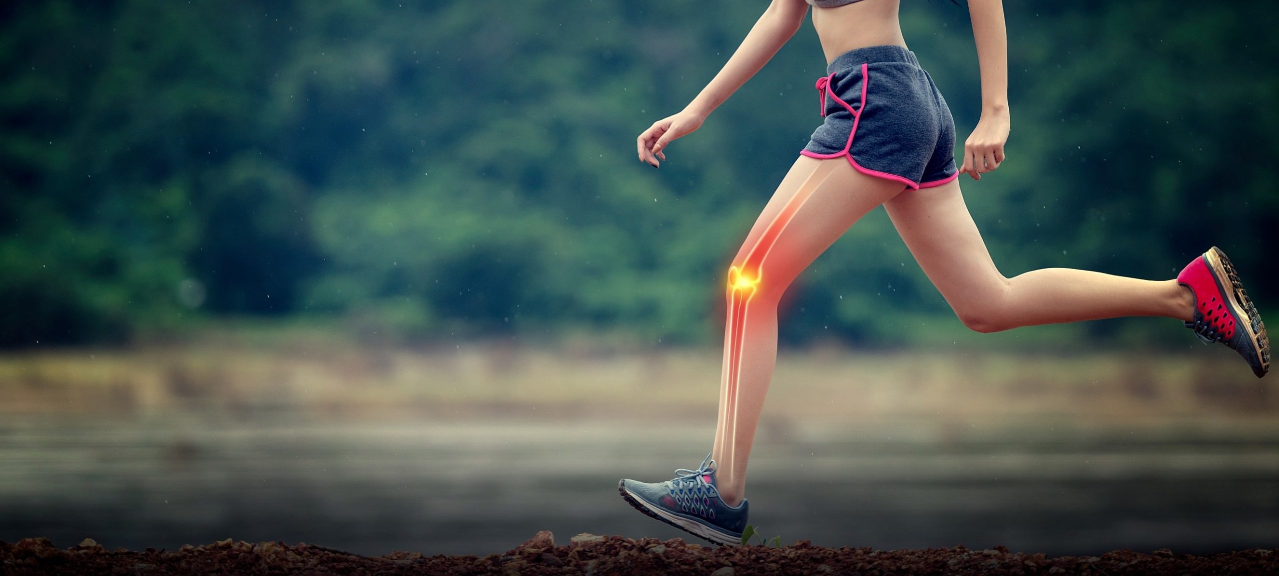 ragazza che fa sport con infiammazione al ginocchio